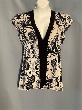 PINK Victoria's Secret Black & White V-Neck Paisley Print Top